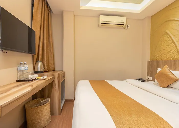 Divya Boutique 3*