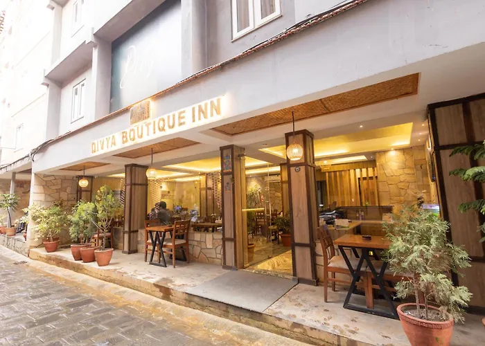 Divya Boutique 3*